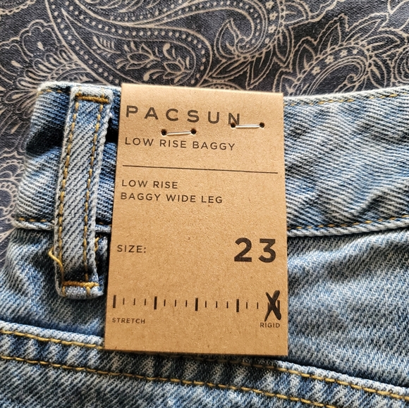 Jeans - Picture 3 of 3